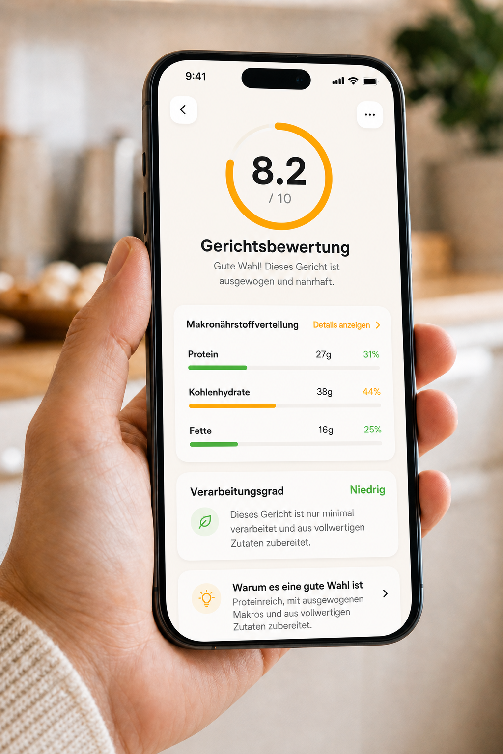 Bildschirm einer Ernährungs-App, die eine Essensbewertung, Makros und den Verarbeitungsgrad anzeigt
